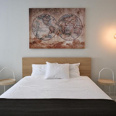 Caparica Coast Townhouse Apartments ชาร์เนกา ภายนอก รูปภาพ